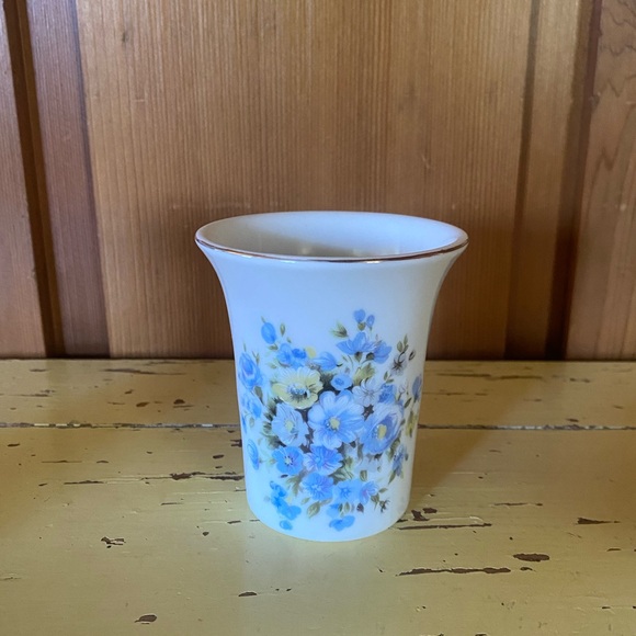 Vintage Cottagecore 3 Piece Bathroom Set (Cup ToothBrush Holder & Soap Holder) - Picture 3 of 4